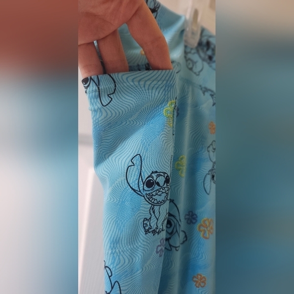 Disney Parks Lilo & Stitch Leggings 1X - Picture 4 of 5